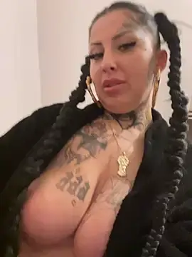 Stripchat Live Sex Cam of JeyJeyDiamond666