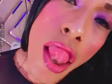 Stripchat Adult Webcam of Raven_foxter1