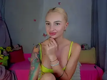 Stripchat Nude Webcam of YourLizzyDoll