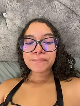 Stripchat Live Sex Cam of Bunny-firee