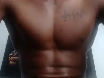 Stripchat Free Live Porn of drake_brwon_23