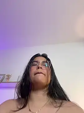 Stripchat Nude Webcam of shainadavis
