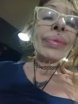Stripchat Sex Chat of FrozenWaffle