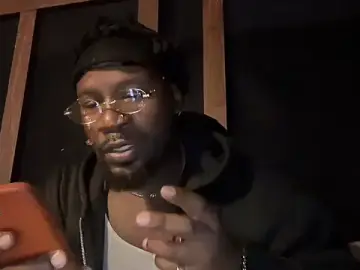 Stripchat Sex Cam of TheREALandLord