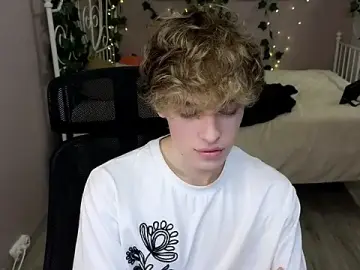 Stripchat Best live sex cam show of kevingarsiaa