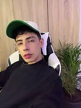 Stripchat Sex Cam of SebastianReed_