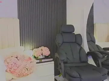 Stripchat Sex Cam of Madiee_Rhea