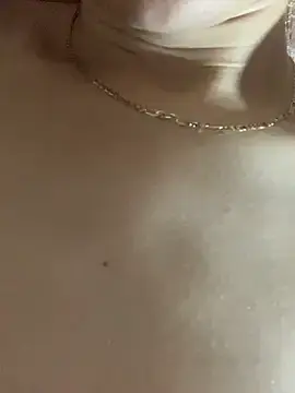 Stripchat Watch Live Sex Cams of MiroKari2