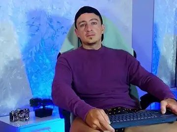 Stripchat Best live sex cam show of May_Lyonheart