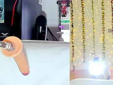 Stripchat Sex Cam of Kitty__Rose__