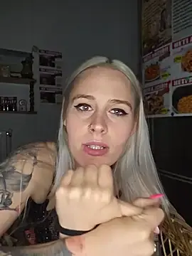 Stripchat Free Porn Cam of ChristinaWheeled11