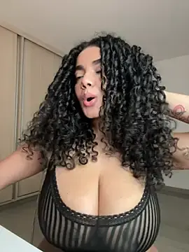 Stripchat Adult Webcams of Curlyierr