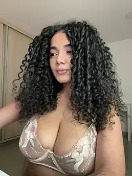 Stripchat Live Sex Cam of Curlyierr