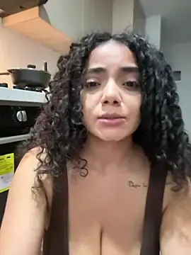 Stripchat Adult Webcam of Curlyierr