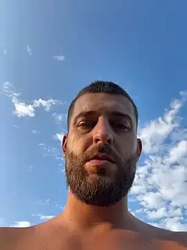 Stripchat Free Porn Cam of Pablo_Hornyguy95