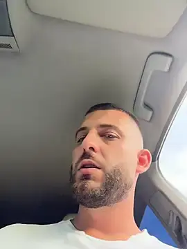 Stripchat Live Sex of Pablo_Hornyguy95