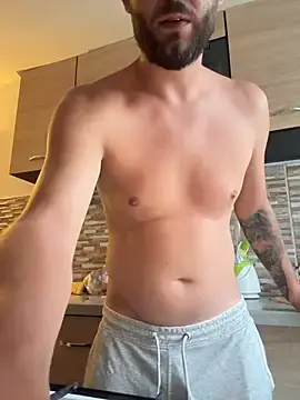 Stripchat Live Porn of Pablo_Hornyguy95