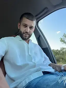 Stripchat Sex Cam of Pablo_Hornyguy95
