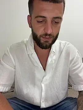 Stripchat Free Porn Cam of Pablo_Hornyguy95