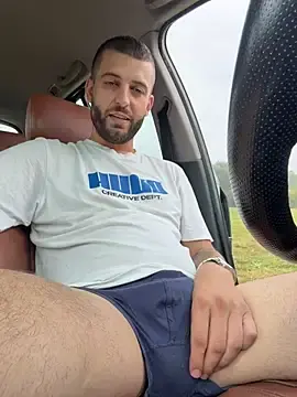 Stripchat Free Porn Cam of Pablo_Hornyguy95