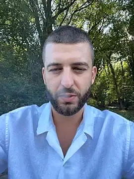 Stripchat Free Porn Cam of Pablo_Hornyguy95