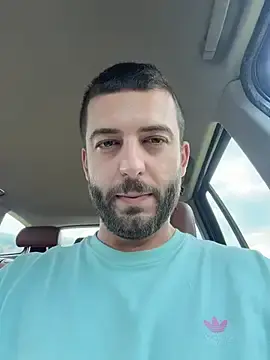 Stripchat Free Porn Cam of Pablo_Hornyguy95