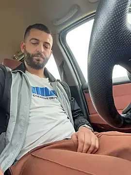 Stripchat Live Porn of Pablo_Hornyguy95