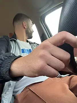 Stripchat Free Porn Cam of Pablo_Hornyguy95