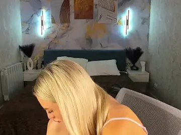 Stripchat Free Porn Cam of Silen_Tori