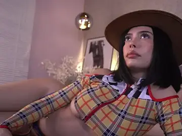 Stripchat Free Porn Cam of ElleDiane