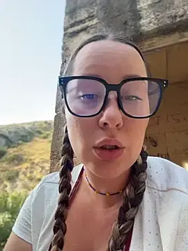 Stripchat Watch Live Sex Cams of Mona_Plus