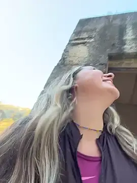 Stripchat Watch Live Sex Cams of Mona_Plus