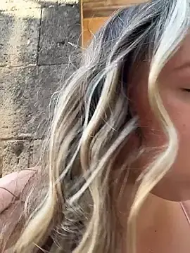 Stripchat Watch Live Sex Cams of Mona_Plus