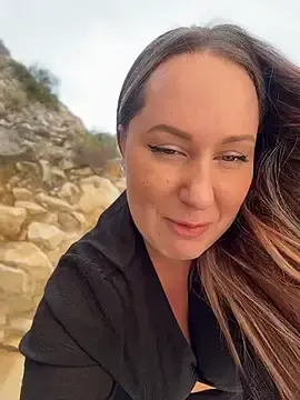 Stripchat Free Porn Cam of Mona_Plus