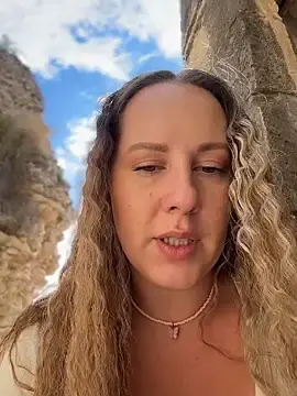 Stripchat Adult Webcams of Mona_Plus