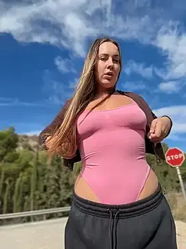 Stripchat Live Sex Cam of Mona_Plus