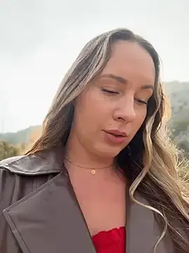 Stripchat Live Sex of Mona_Plus