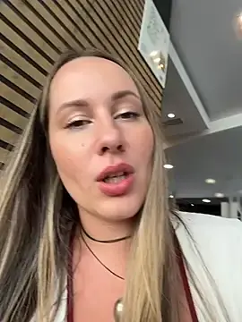 Stripchat Best Webcam of Mona_Plus