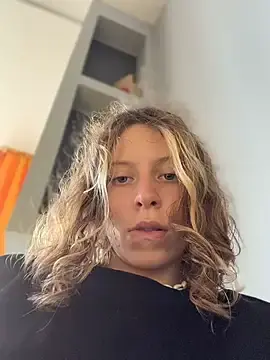 Stripchat Free Live Porn of RinaMood