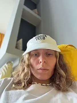 Stripchat Sex Cam of RinaMood