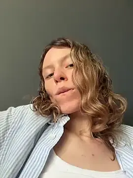 Stripchat Nude Webcam of RinaMood