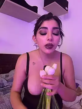 Stripchat Free Porn Cam of MartinaSooler