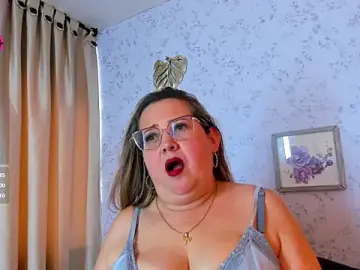Stripchat Adult Webcam of Martinacurvy_