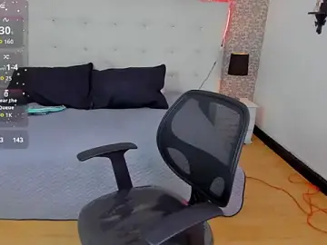 Stripchat Free Porn Cam of Violet_Moon20