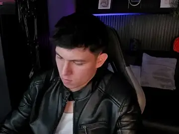 Stripchat Free Porn Cam of JamesCr_