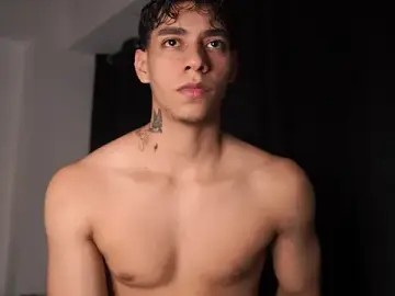 Stripchat Live Sex Cam of Josep_Davies