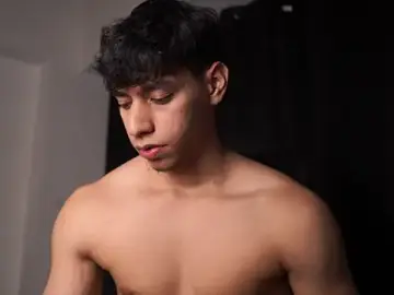 Stripchat Free Porn Cam of Josep_Davies