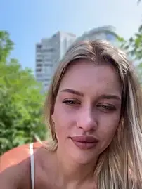 Stripchat Nude Webcam of KikiWatson