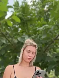 Stripchat Watch Live Sex Cams of KikiWatson
