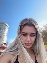 Stripchat Adult Webcam of KikiWatson
